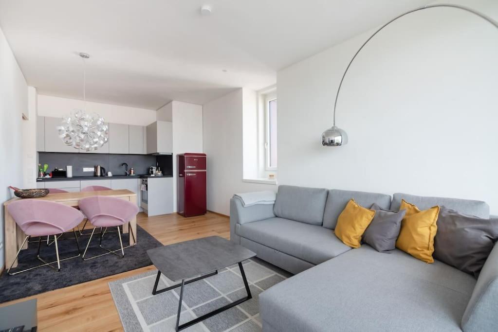 Apartmán Hoch Hinaus, Neu Und Stilvoll Mit Pool Am Dach Vídeň Exteriér fotografie