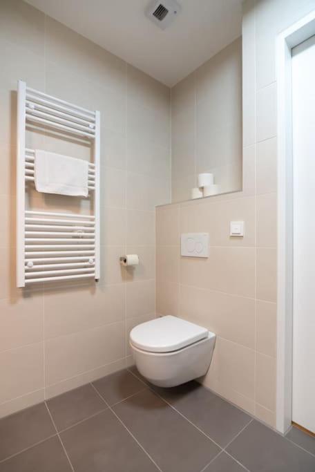 Apartmán Hoch Hinaus, Neu Und Stilvoll Mit Pool Am Dach Vídeň Exteriér fotografie