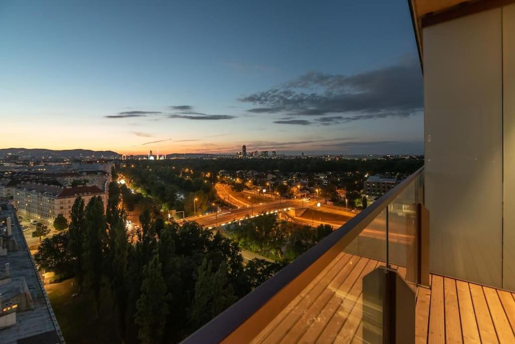 Apartmán Hoch Hinaus, Neu Und Stilvoll Mit Pool Am Dach Vídeň Exteriér fotografie